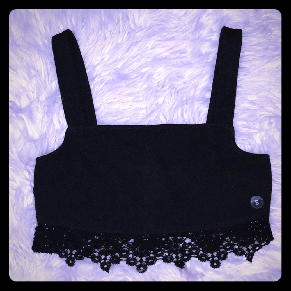 NWOT Kendall & Kylie Black Lace Trimmed Crop